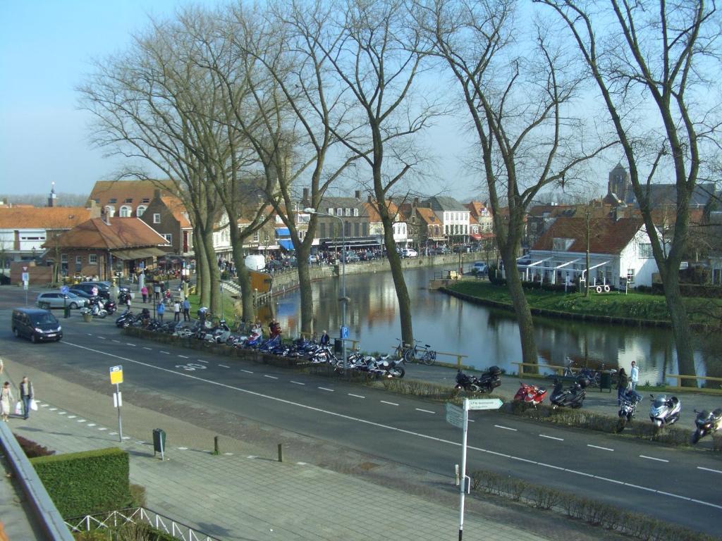 Hotel Sanders De Paauw Sluis Exterior photo